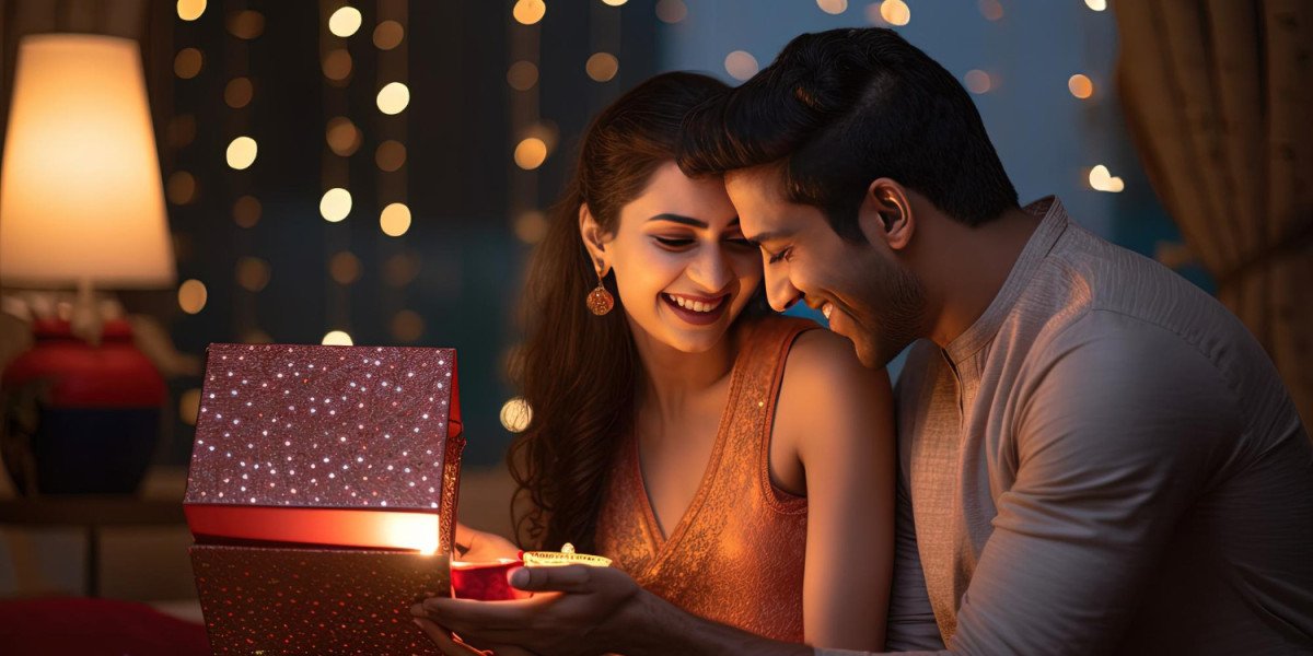 How To Send 5th Anniversary Personalized Hampers with Same Day Delivery at Lowest Price