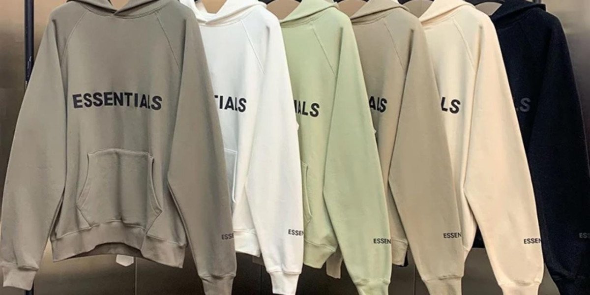 Essential Hoodie A Staple for Relaxed Daily Style